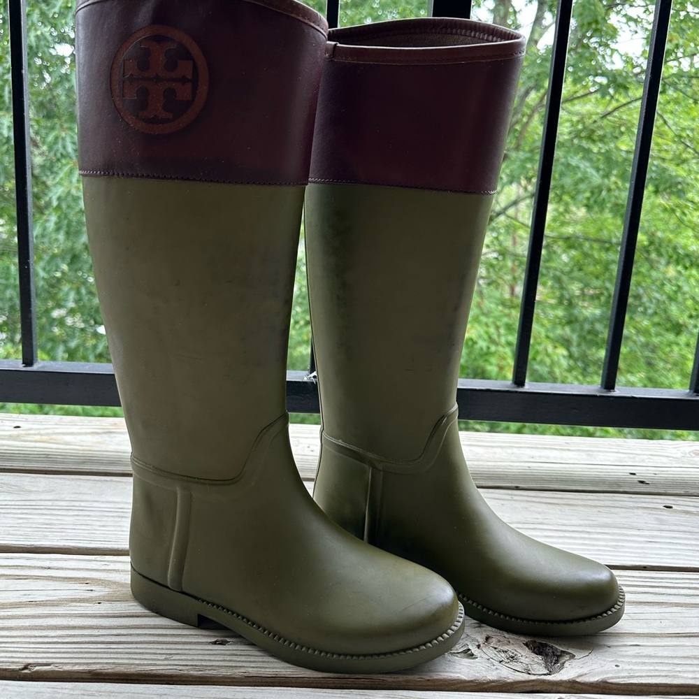 tory burch rubber rain boots